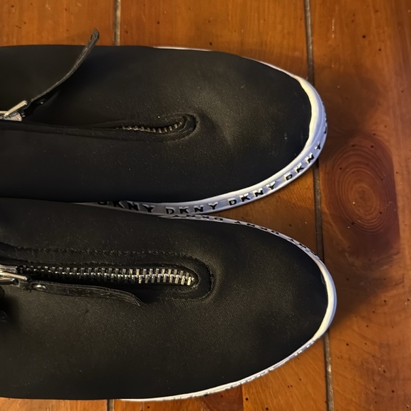 DKNY Black Slip-On Sneakers with Front Zipper - Picture 7 of 7